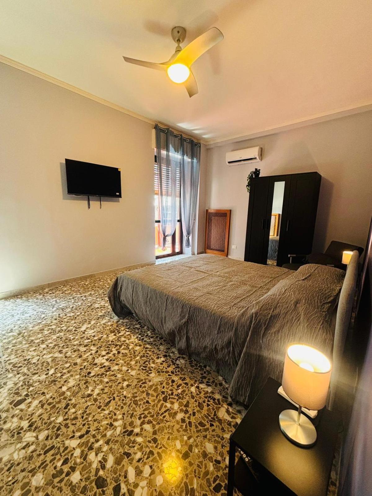 Matthias Central Rooms And Accomodation バーリ エクステリア 写真